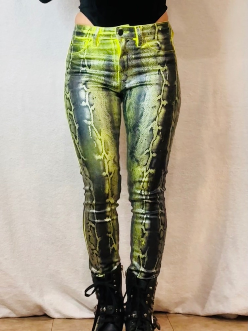 L’AGENCE Snake Print Skinny Jeans – Size 25